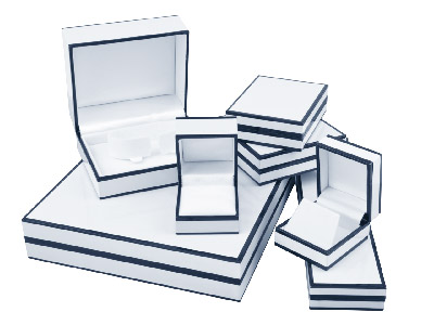 Caja Para Anillo De Color Blanco Monocromático - Imagen Estandar - 3